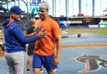 Mets «barren» con el staff de coaches del manager Carlos Mendoza tras perderse los playoffs