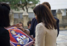 Leah Francis Campos visita la Catedral Primada de América como primera parada en Santo Domingo
