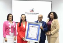 Reconocen a la dominicana Laura Jiménez por su trayectoria en política estadounidense