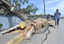 El huracán Melissa deja a su paso por el Caribe 32 muertos y un rastro de destrucción