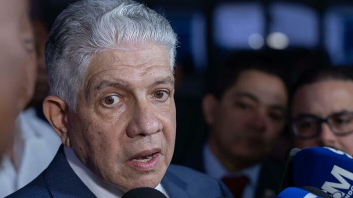 preparativos-del-ministerio-de-obras-publicas-por-la-tormenta-melissa-93204224-focus-min0.35-0.01-896-504