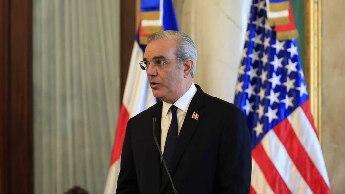 abinader-y-razones-para-prestar-aereopuertos-3f3a6f39-focus-0-0-896-504