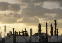 La OPEP+ decide aumentar su oferta de petróleo a partir de diciembre