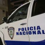 Policías hieren hombre que intentó atacarlos tras ser sorprendido robando en una plaza en La Romana