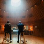 Juan Luis Guerra y Sting colaboran por primera vez en nueva versión de «Estrellitas y duendes»