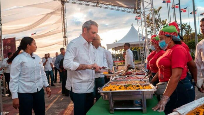 lanzan-navidad-360-para-distribuir-15-millones-de-raciones-de-comida-6b37753c-focus-0-0-896-504