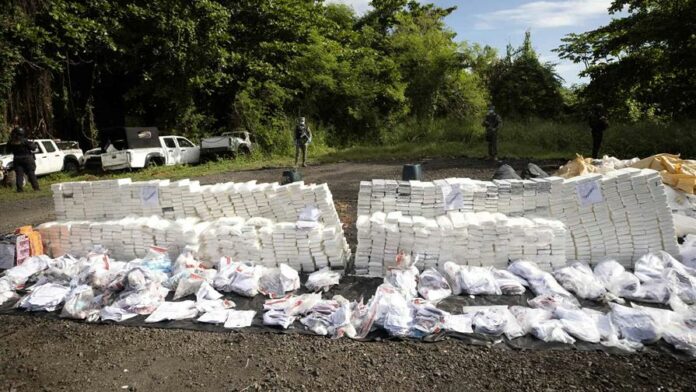 queman-1450-kilos-de-cocaina-tras-apoyo-a-la-operacion-lanza-del-sur-0c279744-focus-min0.03-min0.22-896-504