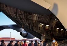 Estados Unidos repatria a 105 dominicanos: exconvictos y detenidos por residencia ilegal