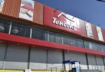 Mived cierra tres tiendas de capital chino en Santiago por riesgos de seguridad estructural