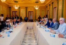 Abinader apalude avances en la organización de Santo Domingo 2026