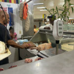 Precios del pollo siguen inestables en diferentes mercados del Distrito Nacional