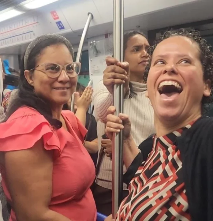 Primeras-horas-de-la-Linea-del-Metro--702x728