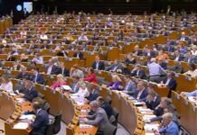 Parlamento Europeo adopta definitivamente dos textos clave para endurecer la política migratoria