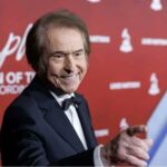 Raphael regresa a Santo Domingo con su espectáculo «Raphaelísimo»