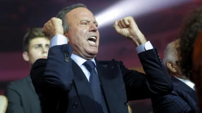 2026-01-23T170428Z-56713504-RC247JAA5MBM-RTRMADP-3-PEOPLE-JULIO-IGLESIAS-728x410