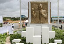 Gobierno devela monumento a Peña Gómez y oficializa su nombre en la avenida Ecológica tras disputa