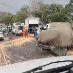 Cinco heridos durante choque de dos camiones y un motor en la circunvalación Santo Domingo