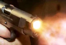 Autoridades investigan muerte de hombre tras discusión en juego de baloncesto