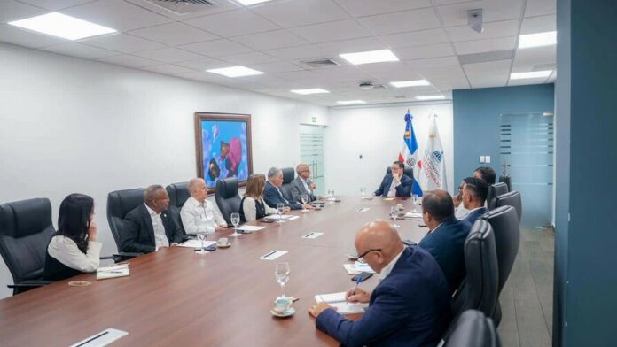 ministro-se-reune-con-comerciantes-por-guerra-en-medio-oriente-fdc66b62-focus-0-0-896-504