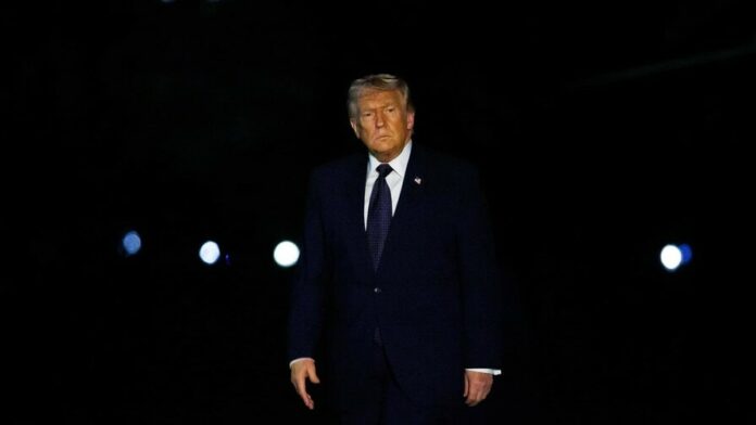 trump-caminando-efe-5ea840ff6dc05ac5bbdeacc61f54a9fcb6502ce6w-1aa4c45b-focus-0-0-896-504