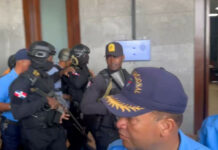 Juez impone prisión preventiva a coronel de la Policía acusado de agredir a joven en Los Mina