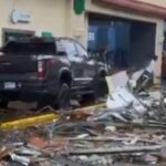 cae estructura en Malecon Center en medio de fuertes vientos y aguaceros