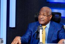 Cándido Mercedes: cerca del 65 % de los dominicanos recurre al crédito informal para completar el mes