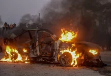 Israel mata a un periodista de Al Jazeera al bombardear su coche en la ciudad de Gaza