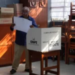 Perú: jefe de organismo electoral, en el ojo del huracán por retrasos en las urnas
