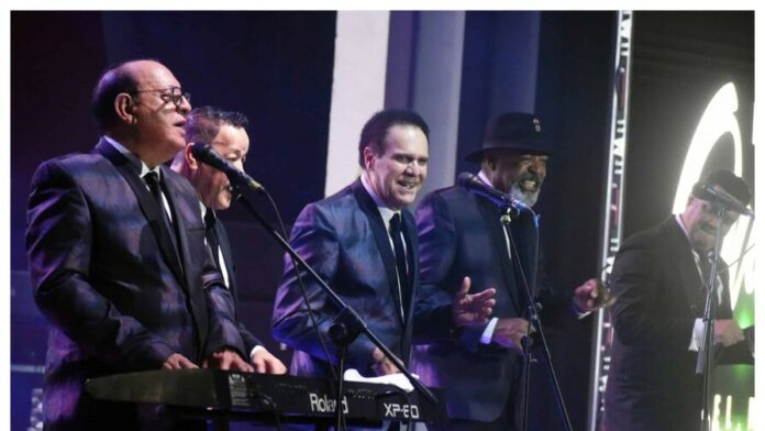 conjunto-quisqueya-estrena-el-merengue-mi-viejo-papa-5e32f449-focus-min0.55-0.55-896-504