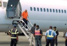 Llegan más de 70 deportados desde Estados Unidos