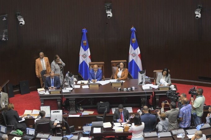 prestamo-de-200-millones-en-la-camara-de-diputados-para-clima-ca95a698