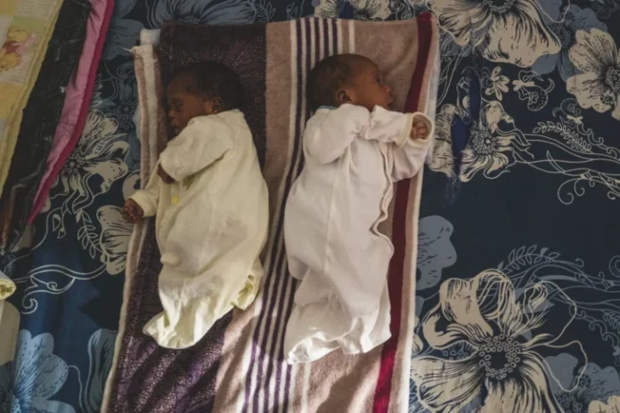00int-haitian-mothers-fvhk-superJumbo-728x485