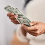 Remesas amortiguan economía en medio de crisis por el oro negro