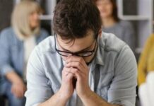 Cansancio social: Por qué muchas personas evitan llamadas y reuniones aunque quieran a sus amigos