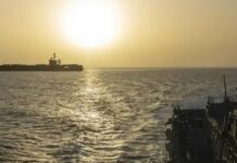 Estados Unidos e Irán negocian fin de la guerra y reapertura de Ormuz