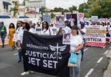 Sobrevivientes y allegados exigen recalificación del caso Jet Set en marcha hacia el Palacio de Justicia