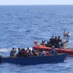 Arrestan dos dominicanos por contrabando 64 migrantes a PR