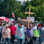 Comunitarios protestan en La Vega contra la deforestación en el Santo Cerro