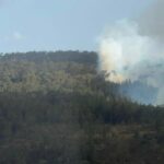Incendio en Sierra de Bahoruco sigue activo desde el sábado; esperan controlarlo «en los próximos días»
