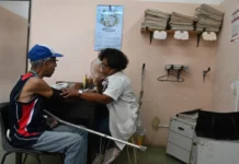 Caen en picado acceso a atención de salud y a fármacos en Cuba