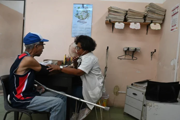 Salud-hundida-en-Cuba-1-728x485