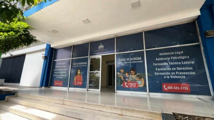 ministerio-de-la-mujer-solicita-difundir-lineas-de-ayuda-d7267df9-focus-0-0-896-504