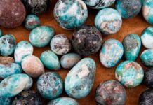 El 60 % de la producción de larimar se queda en República Dominicana, asegura Energía y Minas