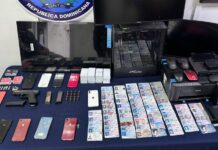 Incautan cientos de moldes y licencias «falsas» en Santiago
