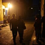Cuba sufre tercer gran apagón en 10 días; colapsa red elèctrica