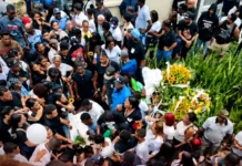 Entre dolor y reclamos de justicia sepultan a Darlin Mercado en el cementerio Cristo Redentor