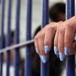 Arrestan a mujer acusada de raptar a su esposo y enviarlo a centro psiquiátrico en medio de divorcio