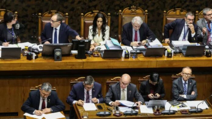chile-aprueba-reforma-legislativa-para-impulsar-la-economia-ca3f14ba-focus-0-0-896-504