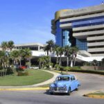Gobierno cubano reconoce salida de cadenas hoteleras por presión de EE.UU.